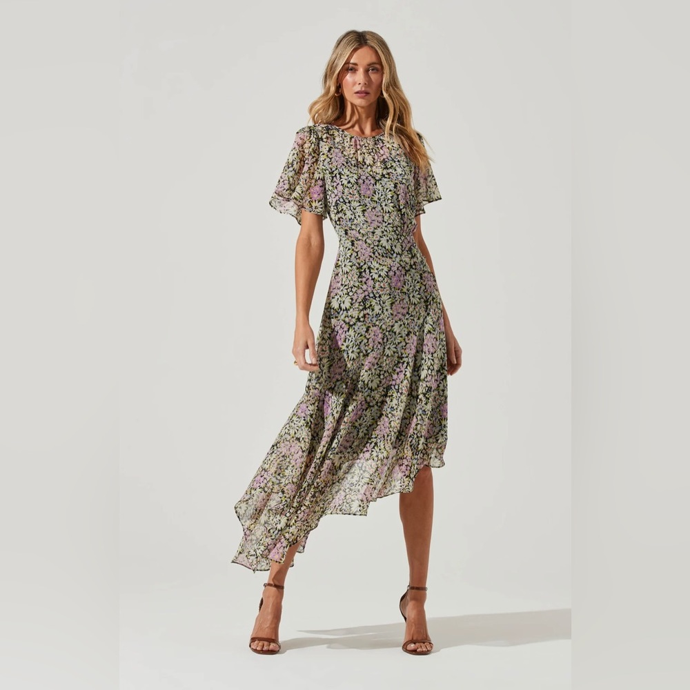 ASTR Flutter Sleeve Floral Dress